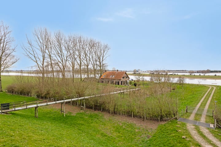 Waarddijk 2
