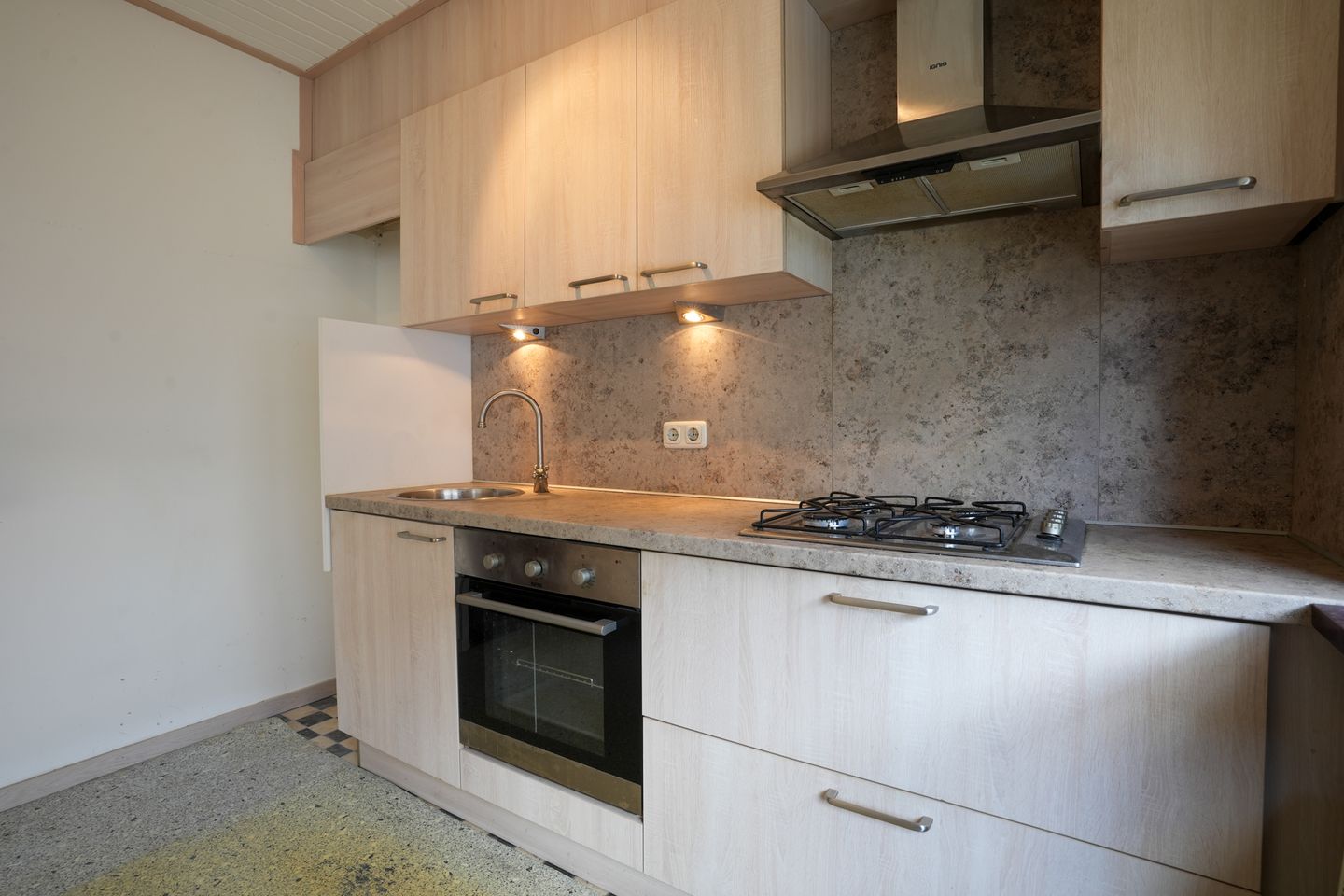 Photo 10 of Leeuwenhoekstraat 7