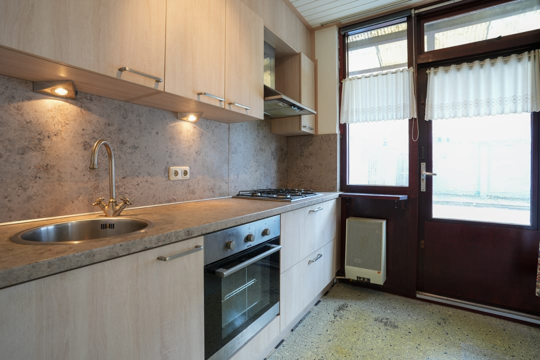 Photo 11 of Leeuwenhoekstraat 7