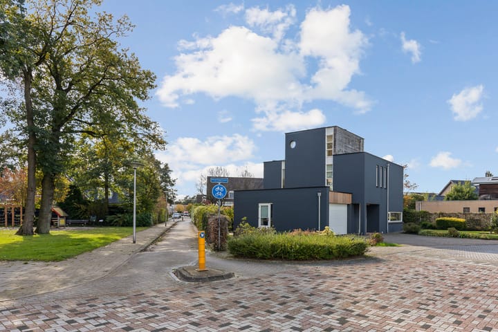 Photo 24 of Houtingstraat 10