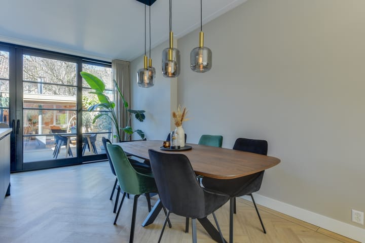 Foto 17 van Anna van Burenstraat 30