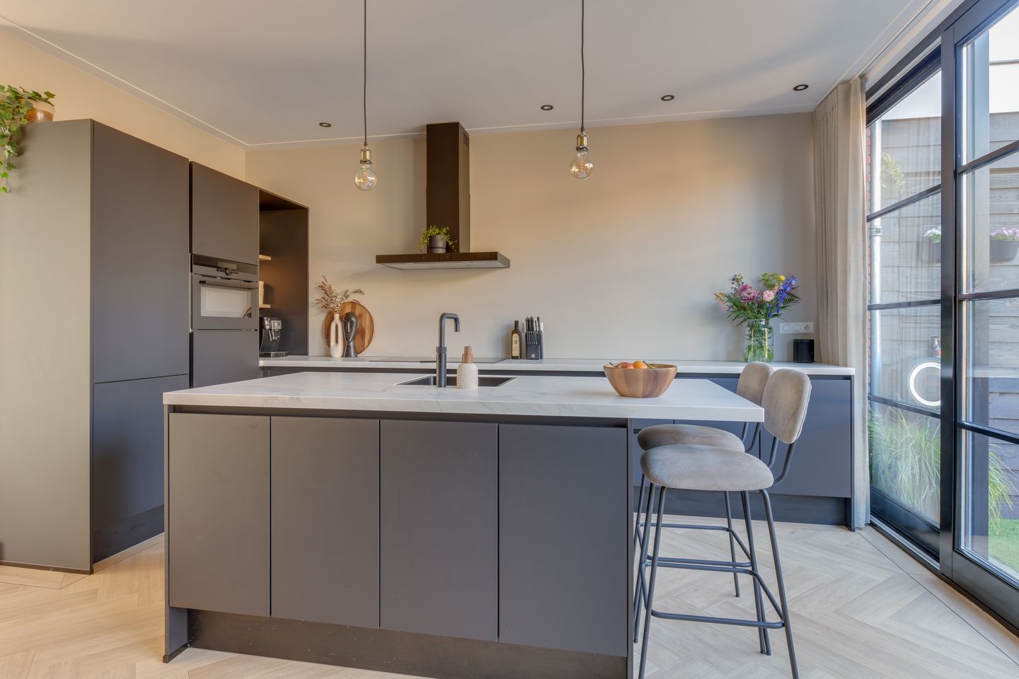 Foto 20 van Anna van Burenstraat 30