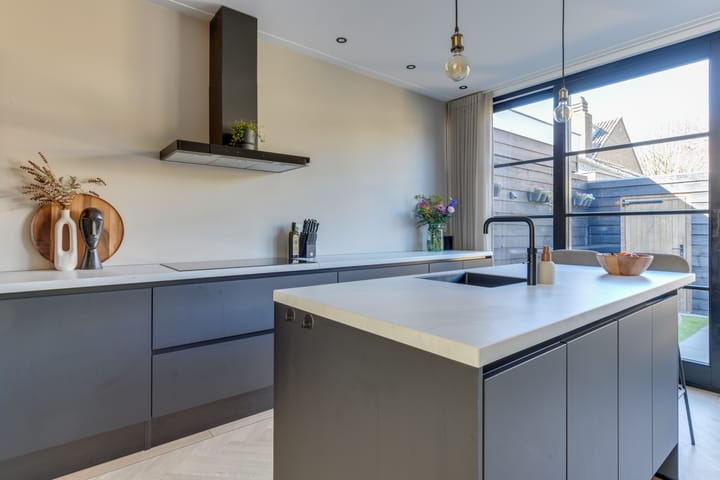 Foto 21 van Anna van Burenstraat 30