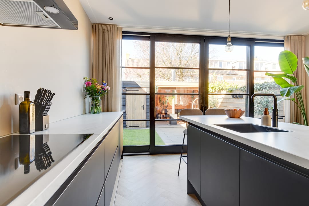 Foto 22 van Anna van Burenstraat 30