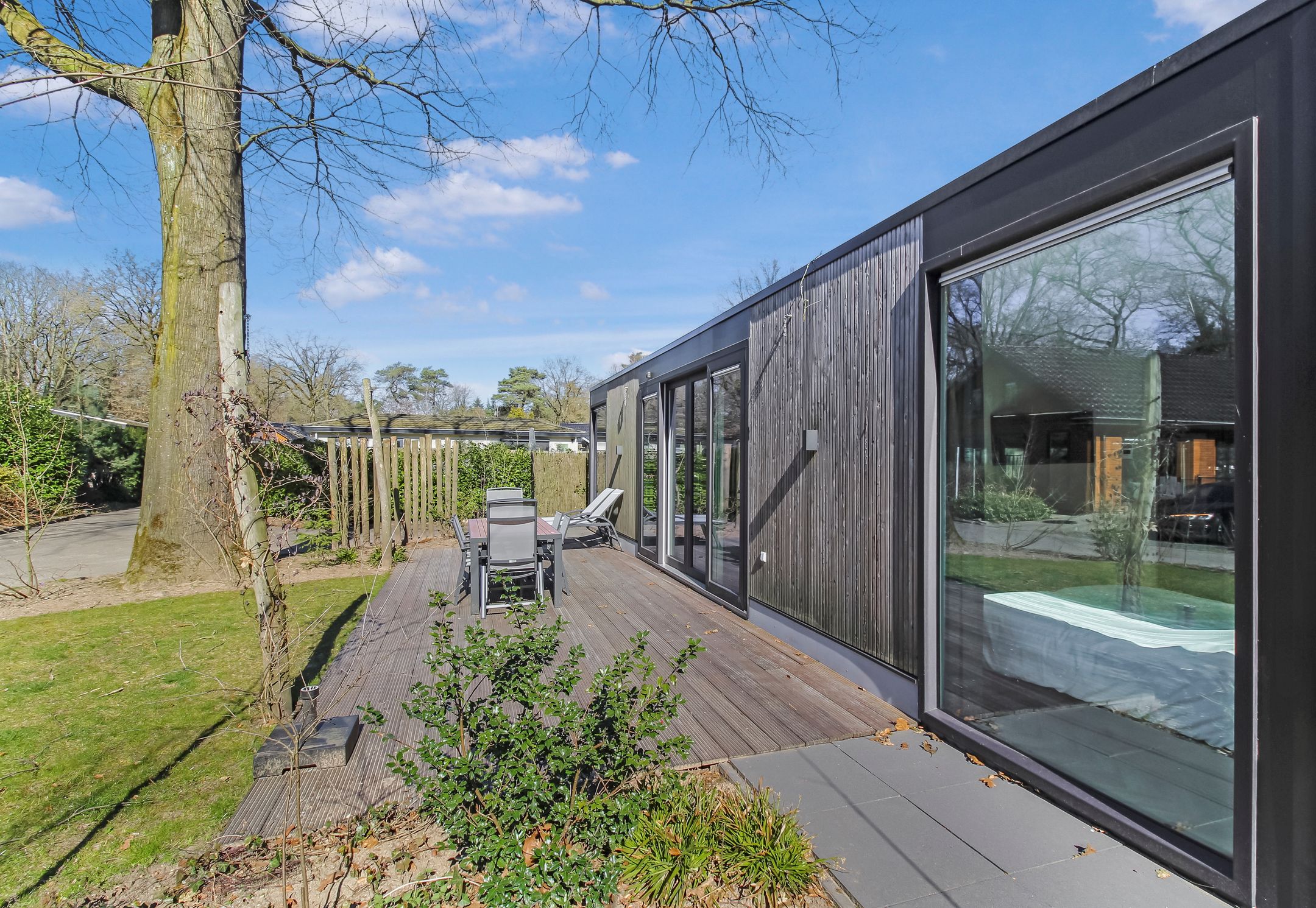 2-bedroom freehold villa in Ede — photo 3 of 5