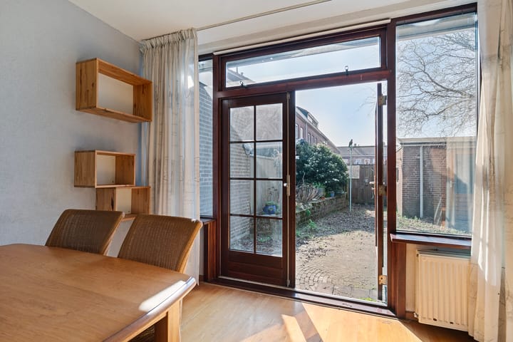 Foto 15 van Alexander Verhuellstraat 111