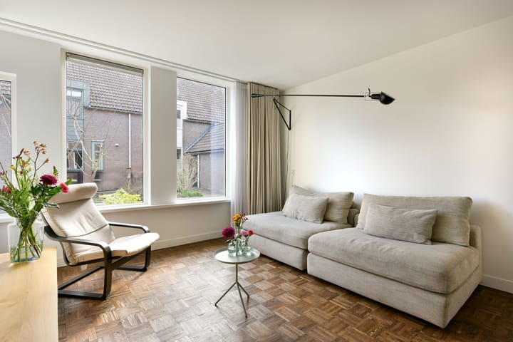 Foto 2 van Brandnetel 33