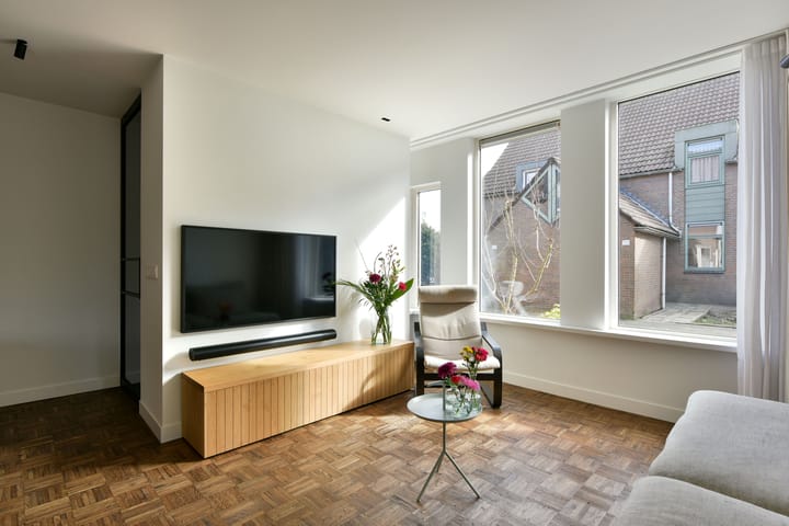 Foto 3 van Brandnetel 33