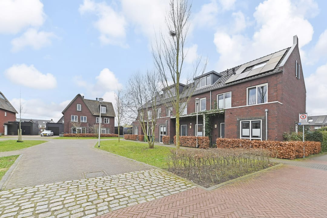 Foto 2 van Hermelijnzoom 12