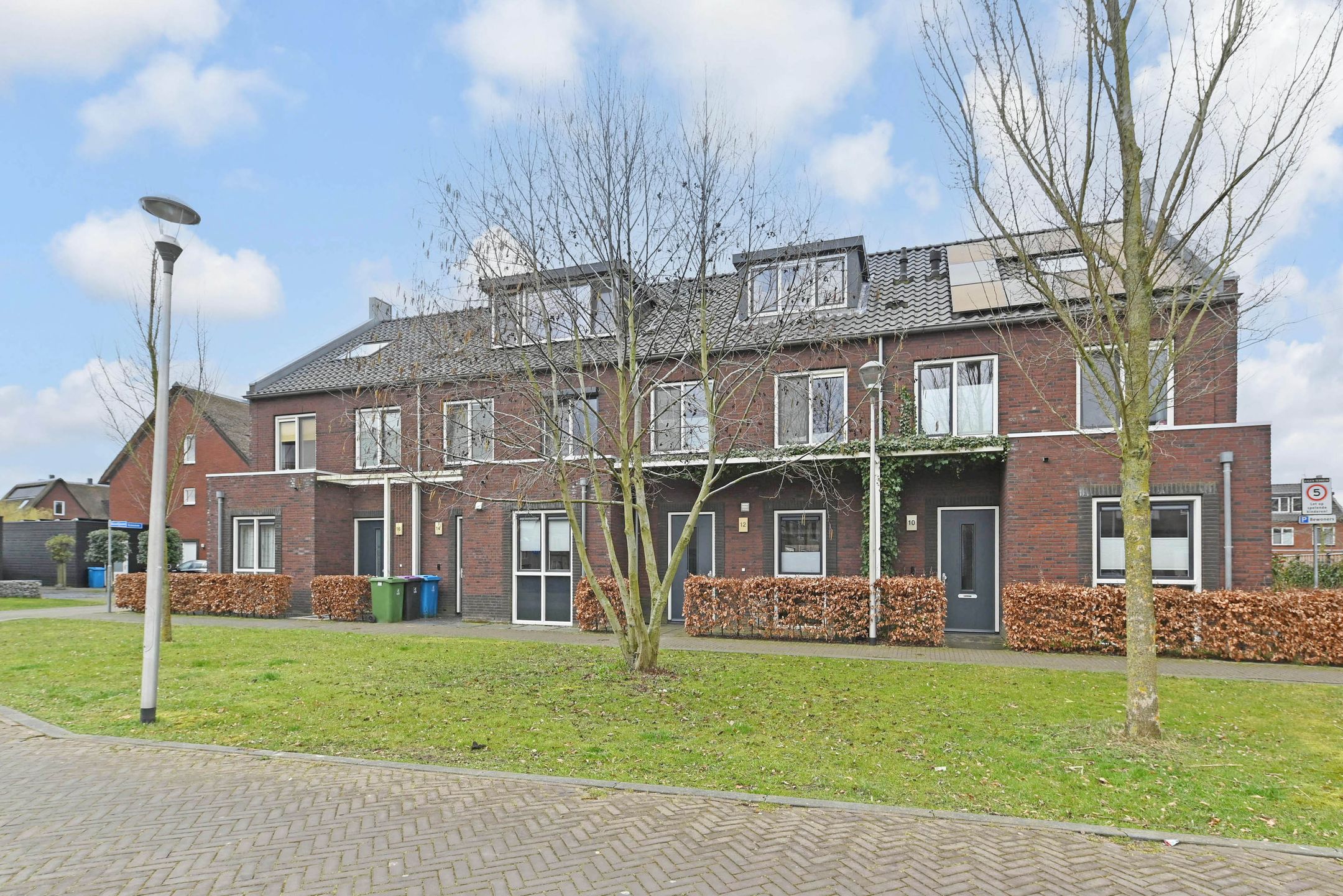 Foto 9 van Hermelijnzoom 12