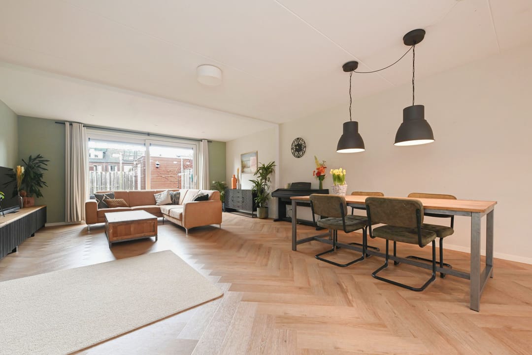 Foto 11 van Hermelijnzoom 12