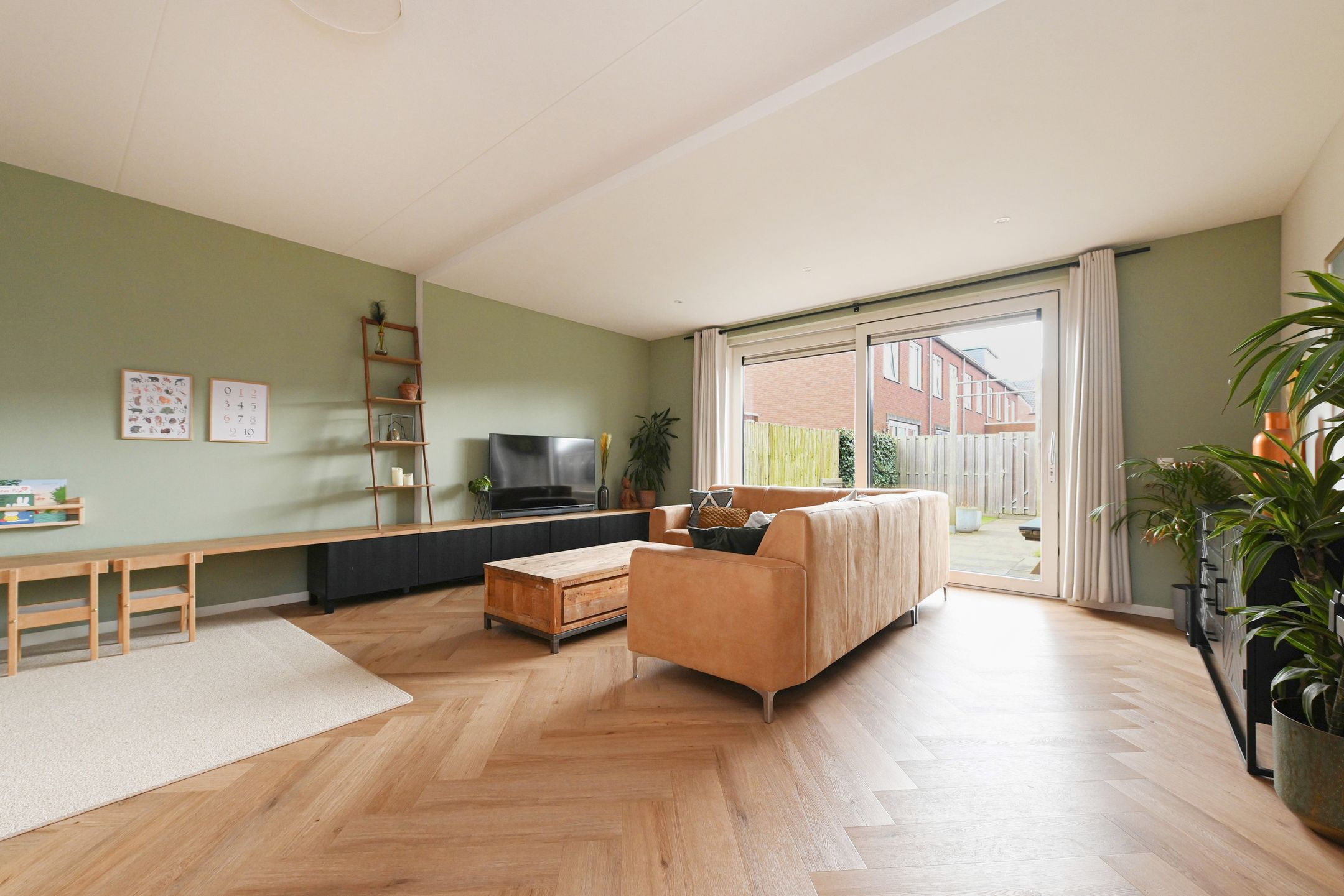 Foto 12 van Hermelijnzoom 12