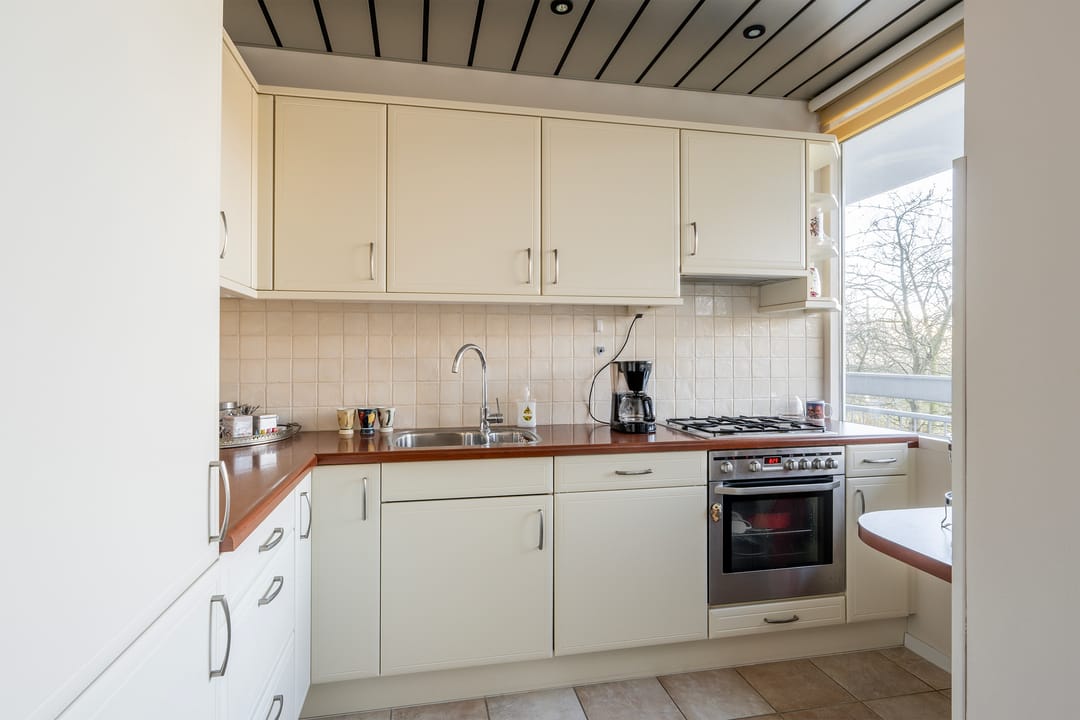 Foto 16 van Albertine Agneslaan 296