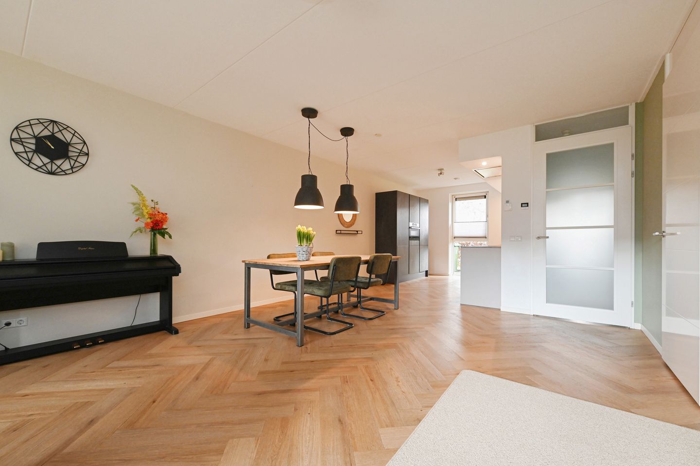 Foto 14 van Hermelijnzoom 12