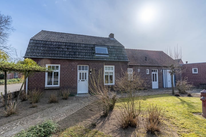 Photo 1 of De Cuyperstraat 1