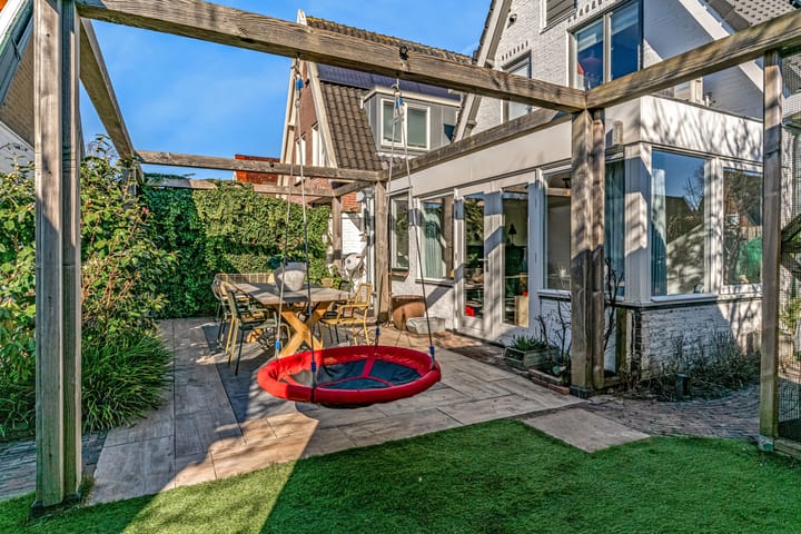 Foto 41 van Kennemerstraatweg 299