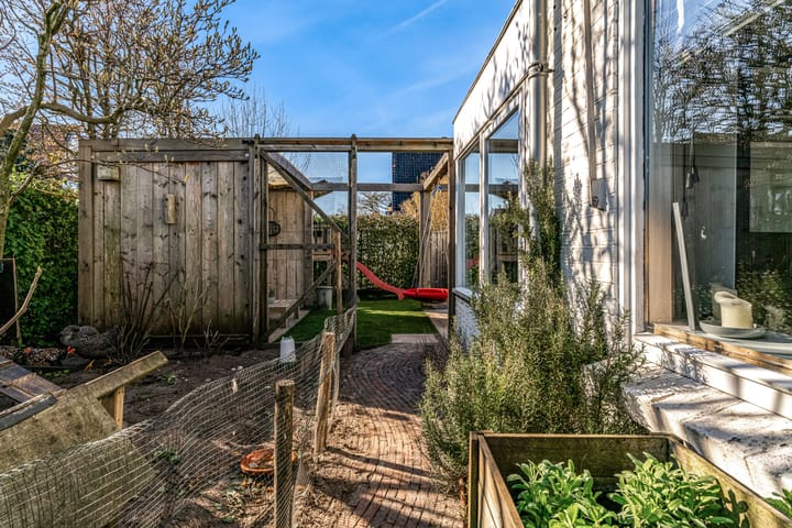 Foto 46 van Kennemerstraatweg 299