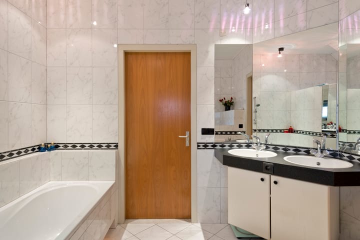 Photo 42 of Rijkerswoerdsestraat 5-A