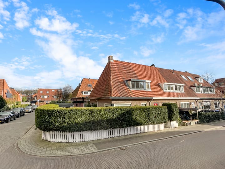 Foto 1 van Van Hoornstraat 1