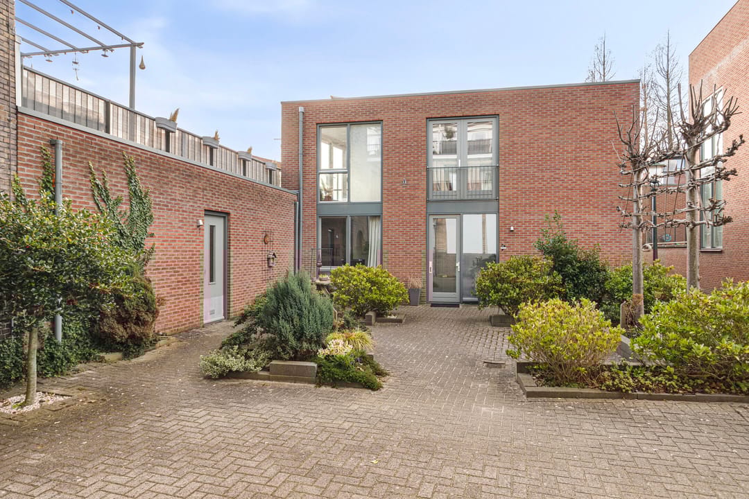 Foto 1 van Clarissenhof 4