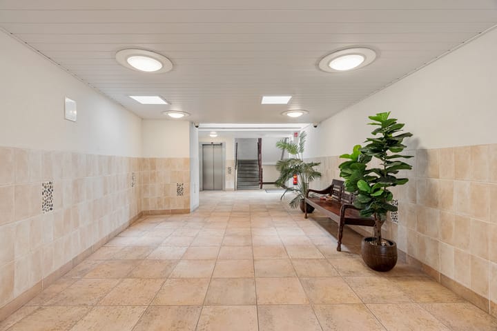 Foto 24 van Parallel Boulevard 284