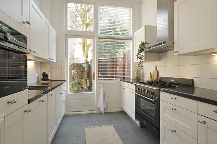 Foto 16 van Van Boetzelaerlaan 121