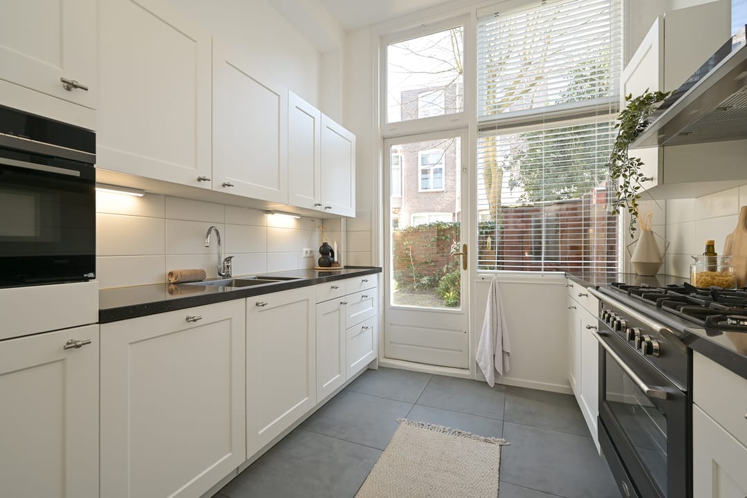 Photo 17 of Van Boetzelaerlaan 121