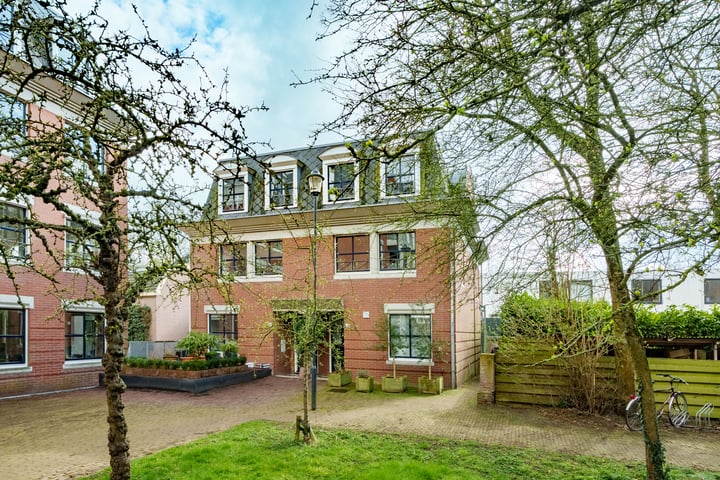Bekijk foto van Bassecour 38