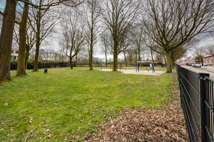 Foto 42 van Melis Stokestraat 28