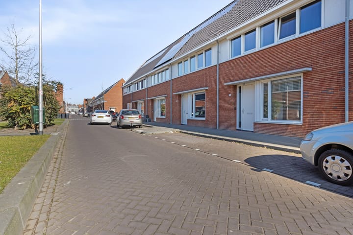 Foto 34 van Van Mierisstraat 66