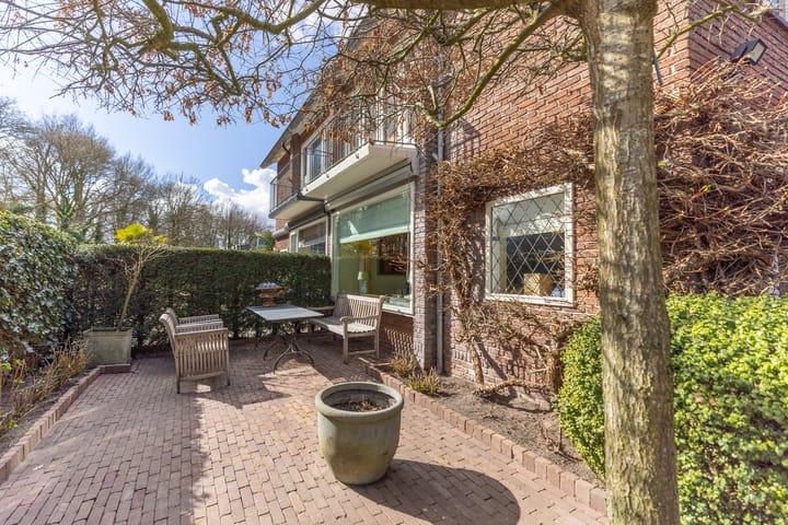 Foto 2 van van Limburg Stirumlaan 65