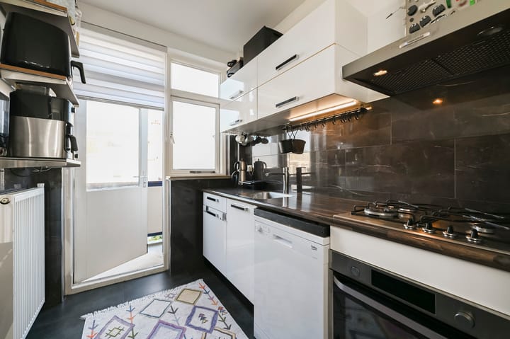 Foto 12 van van Zegwaardstraat 236