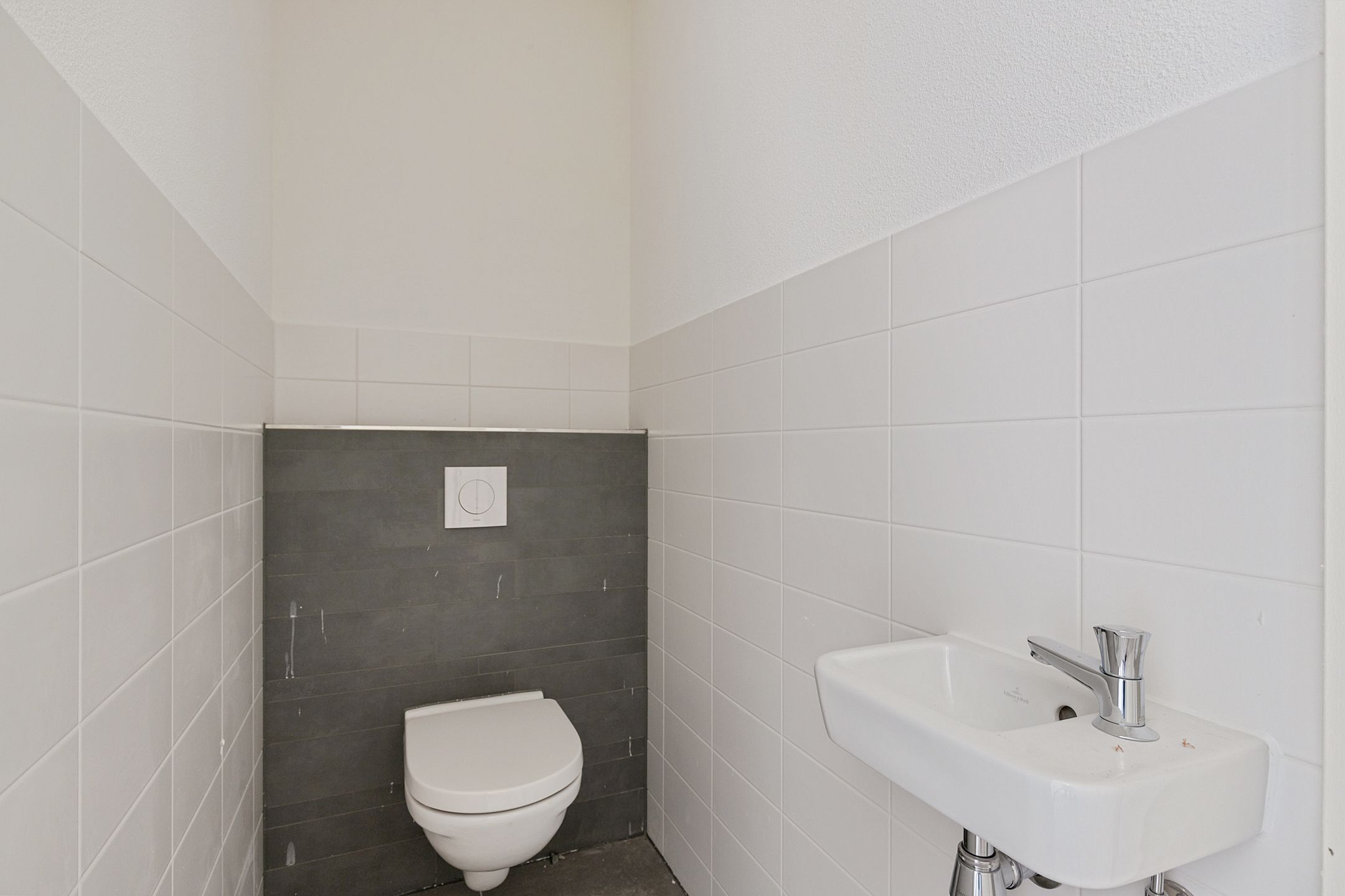 Photo 39 of Zeedijk 11-D