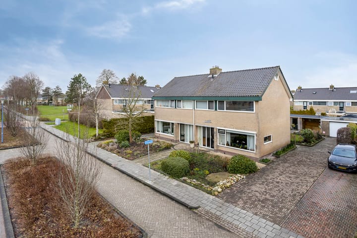 Photo 1 of A van Voorthuijsenweg 21