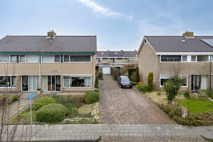 Foto 2 van A van Voorthuijsenweg 21