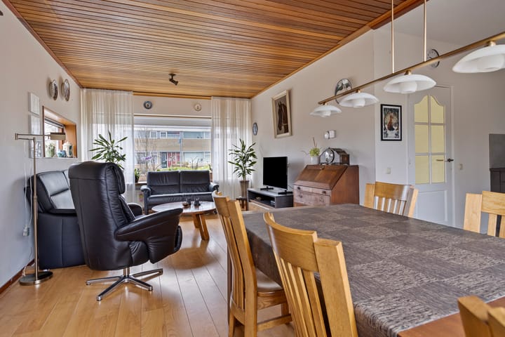 Photo 6 of A van Voorthuijsenweg 21