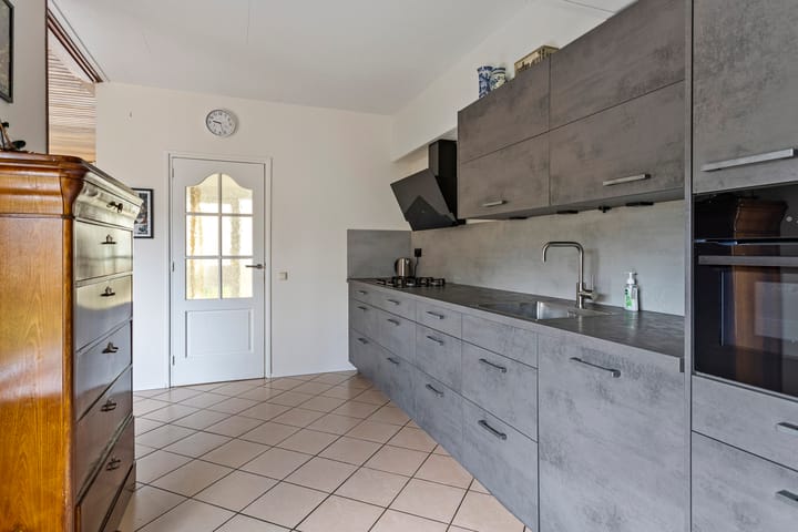 Photo 14 of A van Voorthuijsenweg 21