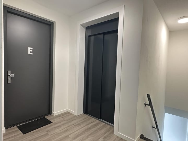 Photo 2 of Hessenweg 196-E