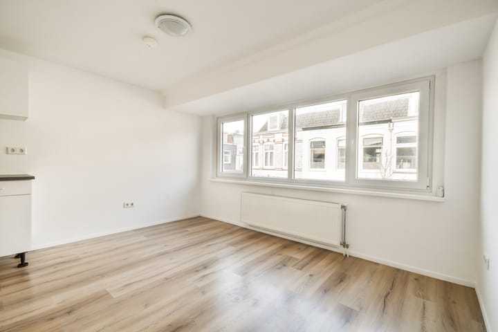 Foto 9 van Colensostraat 14