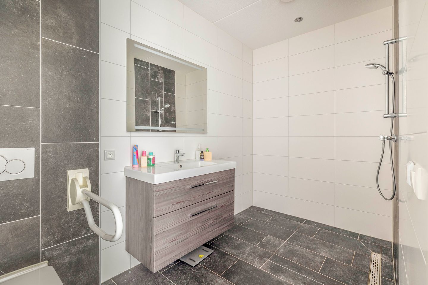 Foto 34 van Raadhuislaan 2-B