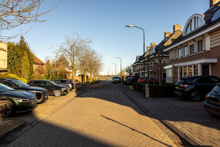 Foto 4 van Augustus 10