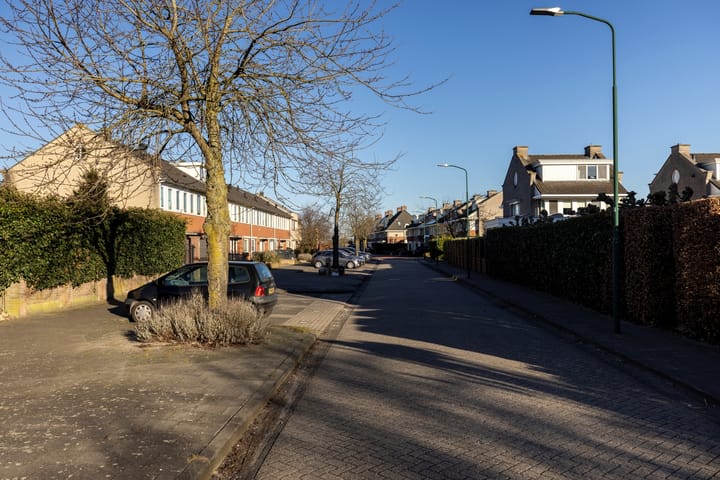 Foto 5 van Augustus 10