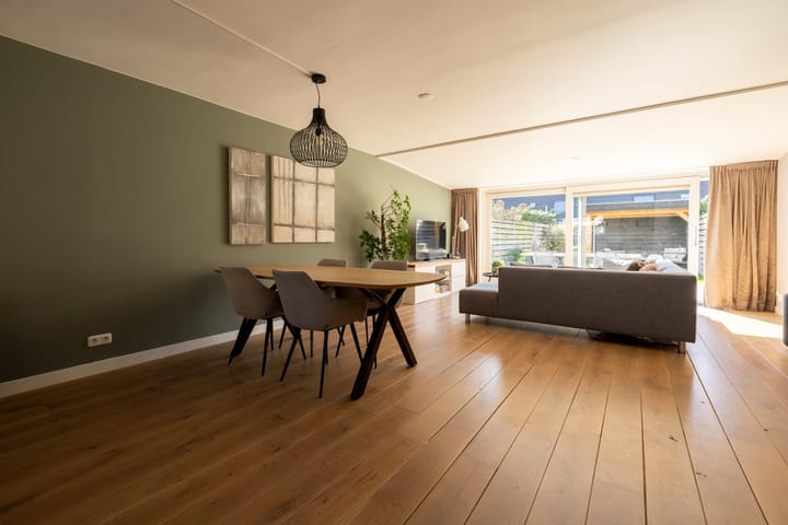 Foto 11 van Augustus 10