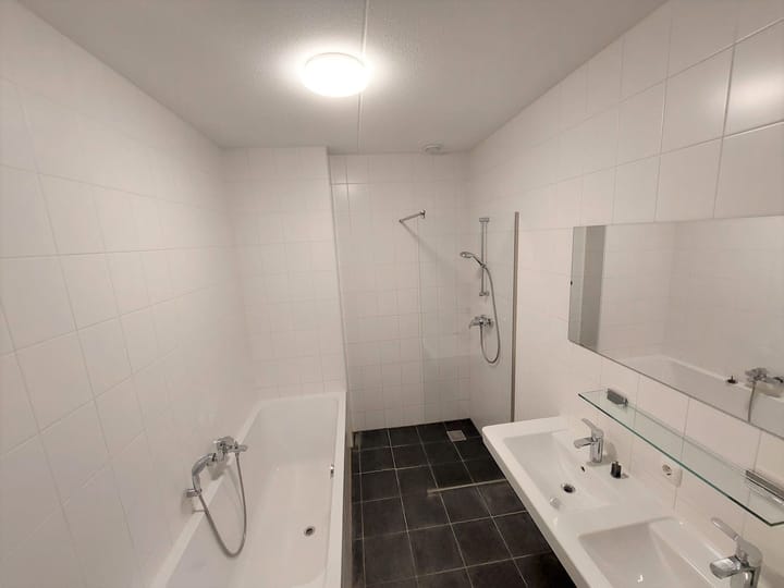 Photo 17 of Zeedijk 2-160