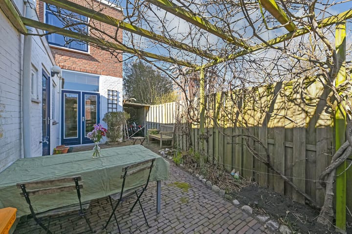 Foto 12 van De Genestetstraat 37