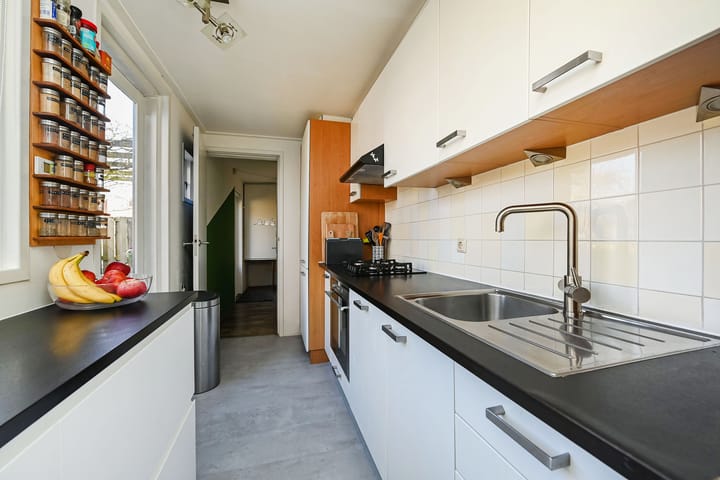 Foto 19 van De Genestetstraat 37