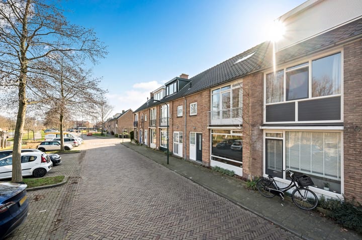 Foto 2 van De Ruyterstraat 13