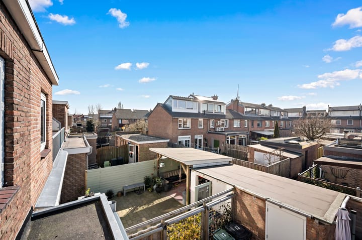 Foto 35 van De Ruyterstraat 13