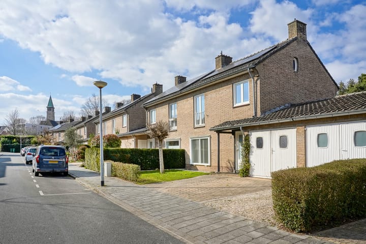 Foto 2 van Trianonstraat 12