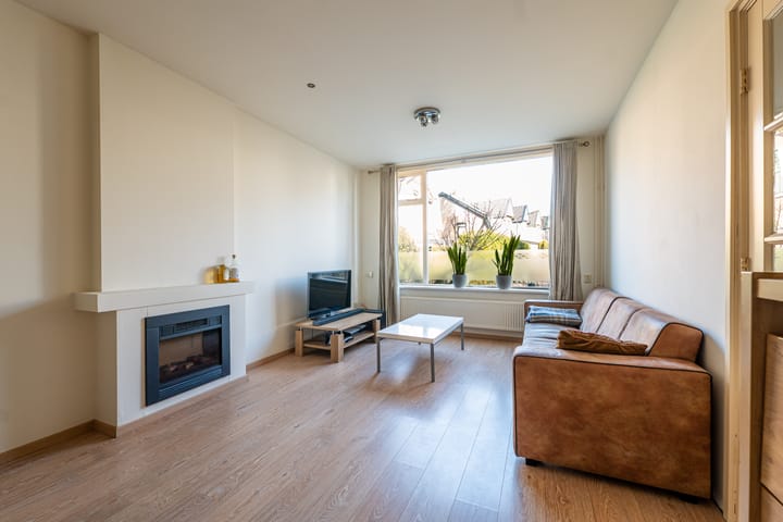 Photo 4 of Azaleastraat 11